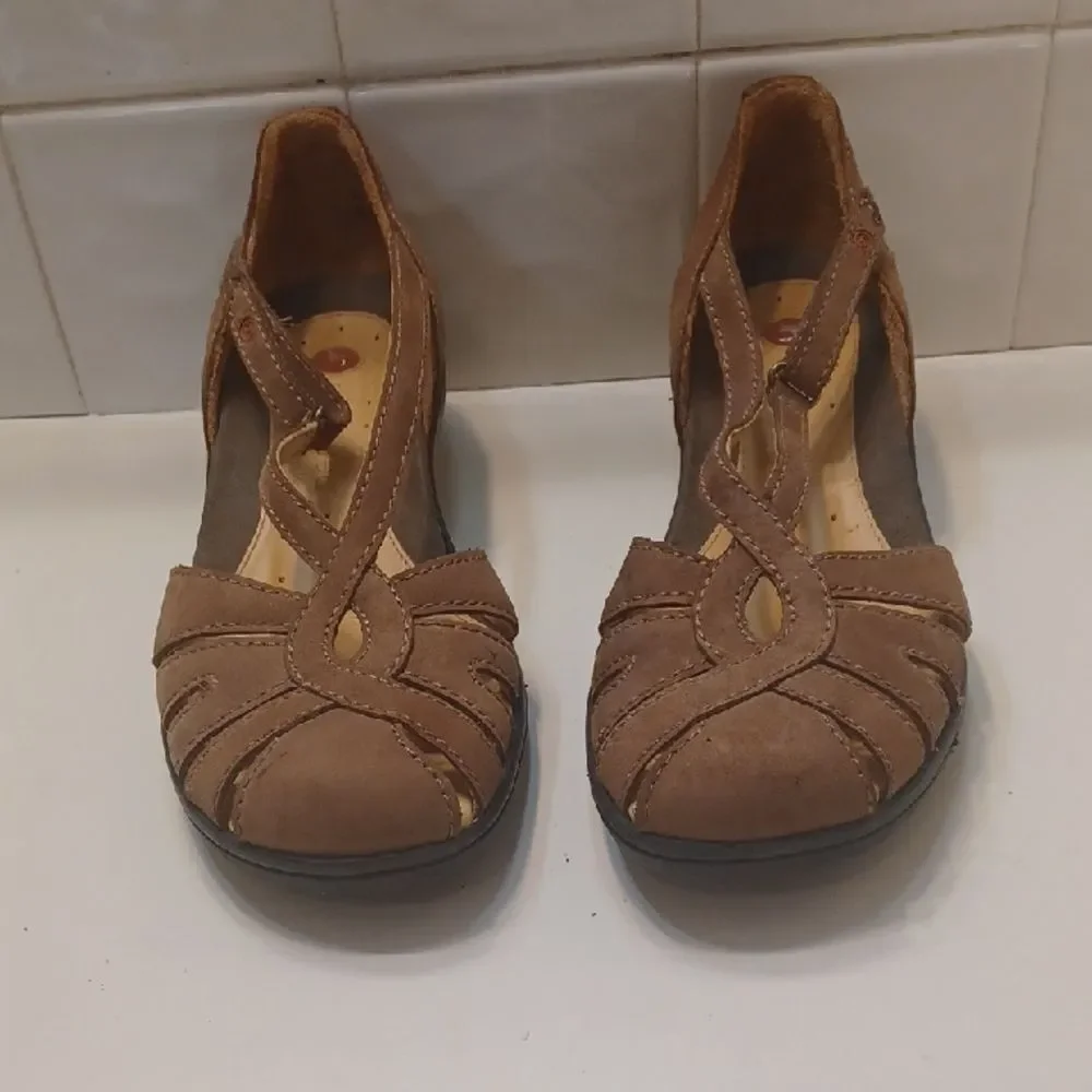 Clarks Structure Womans Brown Suede Leather Comfort Shoes 9M